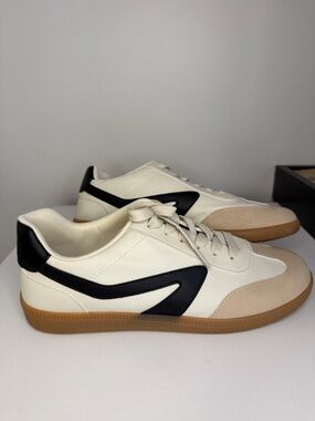 Women’s 9.5 Dolce Vita Cream, Black & Tan Low-Profile Sneakers Gum Sole